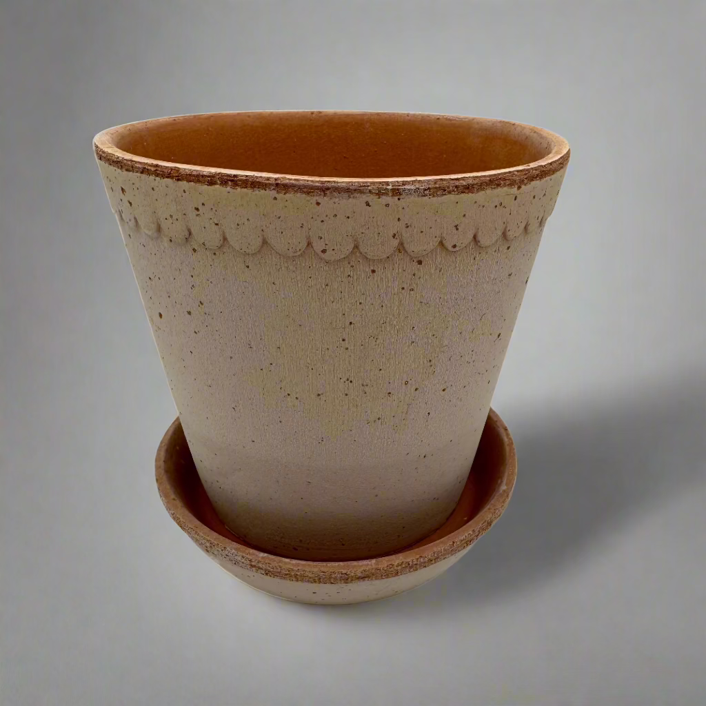 18cm Helena Terra Cotta Pot & Saucer