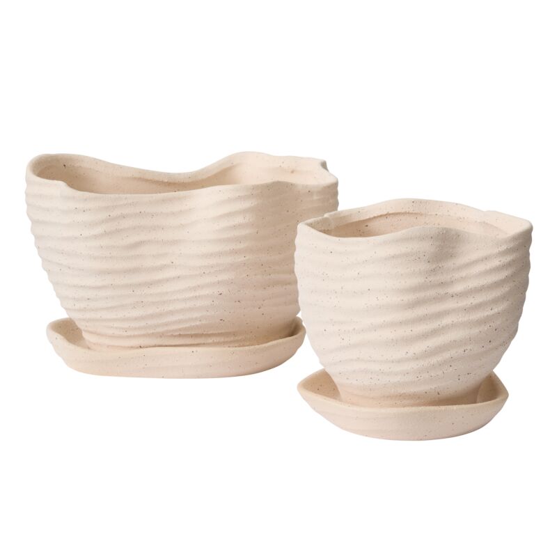 Highland Pot with Saucer 9" x 6" x 6"